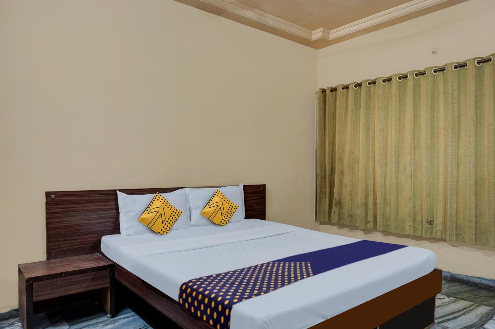 Hotel O Akash Lodge Latur Exterior photo